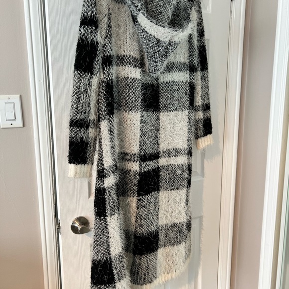 Oversized long comfy cardigan with hood - Picture 2 of 3